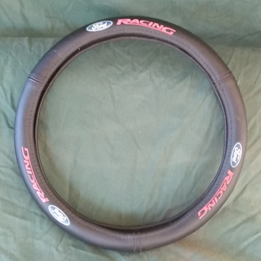 Form racing steering wheel cover